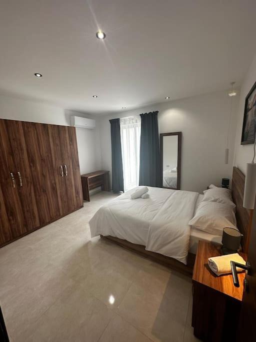 Bright 1 Bedroom Apartment In Noah Apartments, Gzira Екстериор снимка